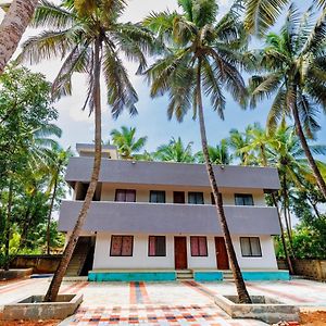 Galaxy Homestays Malpe Exterior photo