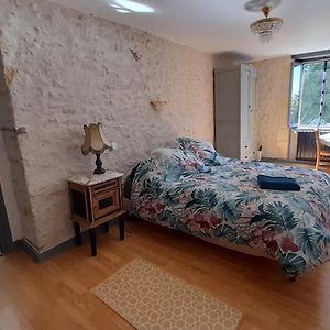 Chambre 3 Le Clos Des Quatre Lieues Bed & Breakfast Cartelegue Exterior photo