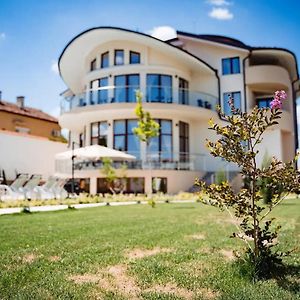 Spacious Family House With Swimming Pool Plovdiv Exterior photo