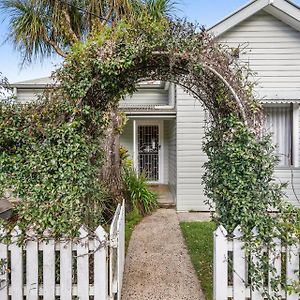 Divine Cottage - Main Street Bangalow Exterior photo