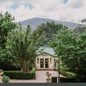 Oscar'S On The Yarra Hotel Warburton Exterior photo