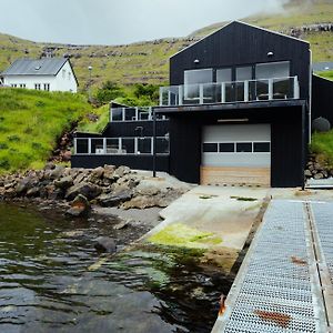 A Pearl In A Forgotten Fjord - Luxury Boathouse Funningsfjordur Exterior photo