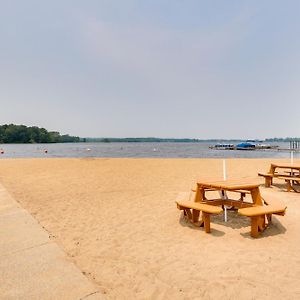 Chippewa Lake Cottage With Fire Pit! Exterior photo