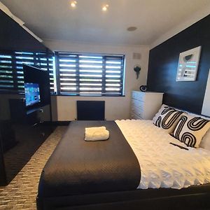 Bespoke Large Double Room - Long Stay Luton  Exterior photo