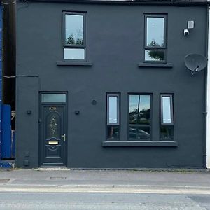 Galway Bay Townhouse Villa Exterior photo