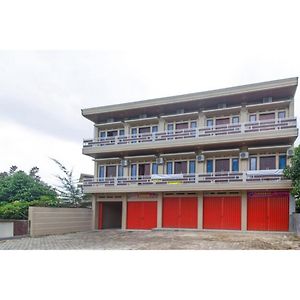 Reddoorz Near Mall Boemi Kedaton 2 Lampung Hotel Bandar Lampung Exterior photo