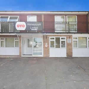 Oyo Honeycroft Lodge Uxbridge Exterior photo