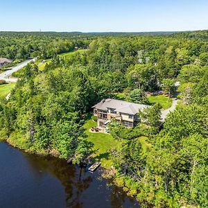 Serene Modern Lakehouse On Golf Course Villa Lower Sackville Exterior photo