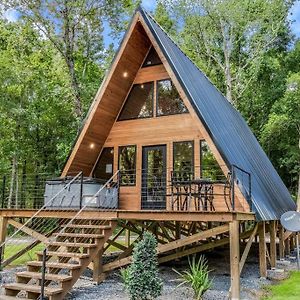 Modern A-Frame Cabin By Rip Van Winkle With Hot Tub Apartment New Iberia Exterior photo