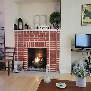 Cozy House In Historic District Apartment West Chester Exterior photo