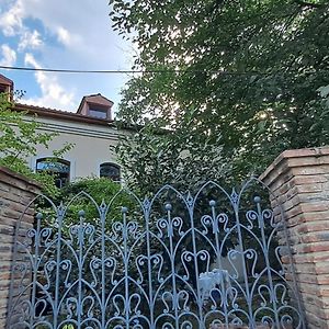 King'S Neighbours Hotel Telavi Exterior photo