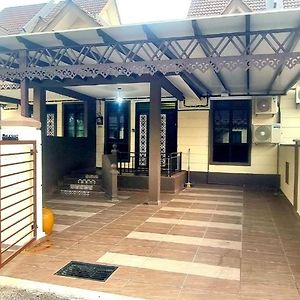 Homestay Terraloka Malacca Exterior photo