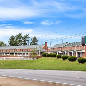 Econo Lodge Waynesboro - Skyline Drive Exterior photo