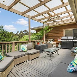 Charming Retreat In Monbulk Located In The Dandenong Ranges Villa Exterior photo