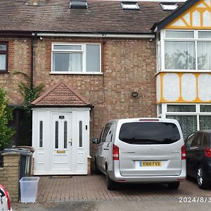 Cozy And Spacious Doublebed Room In Chingford Room 2 Waltham Forest Exterior photo