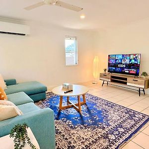 Simple & Peaceful Holiday Escape! Entire 4 Bedroom House 10Min To Theme Parks Gold Coast Exterior photo