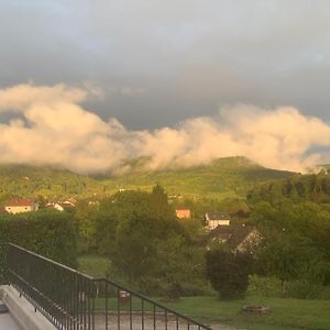 Longue Vue En Arbois Bed & Breakfast Exterior photo