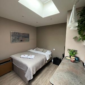 Modern Garden Studio For Comfy Stay Luton  Exterior photo