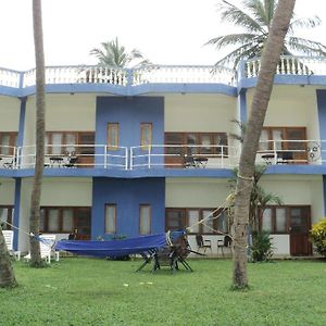 New Tristar Beach Hotel Vịnh Arugam Exterior photo