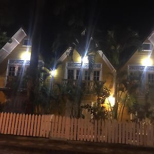 Charming Yellow Houses Studio With Terrace Bocas Town Exterior photo