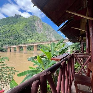 Yensabai Bungalow River View Hotel Nong Khiaw Exterior photo