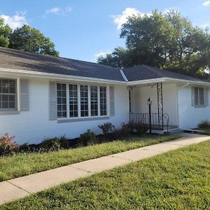 Fun Family Weekend Home! Omaha Exterior photo