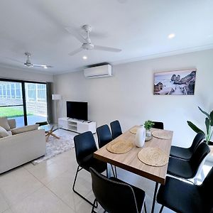 Theme Park Retreat Coomera 5 Beds Villa Gold Coast Exterior photo