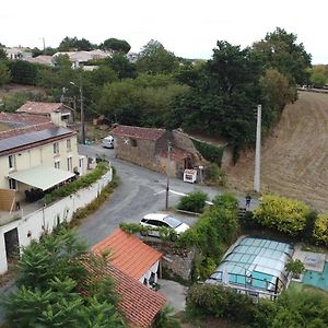 Le Petit Moulin Hotel Pouzauges Exterior photo