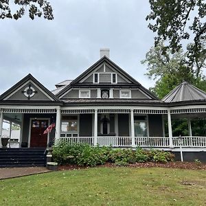 Intermission Hogan House Bed & Breakfast Hogansville Exterior photo