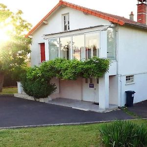 Gite Pavillon Kifadonfe 3 Ch Avec Cour Et Jardin Clos Villa Saint-Germain-Lembron Exterior photo