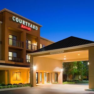 Courtyard Toledo Rossford/Perrysburg Hotel Exterior photo