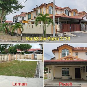 Homestay Teratak Zuarie Segamat Exterior photo