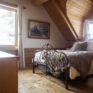 Hebergement "La Maison En Bois Rond" Bed & Breakfast Sainte-Marie Room photo