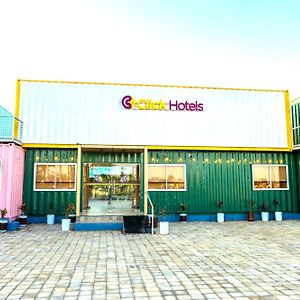 Click Hotel Mundra Exterior photo