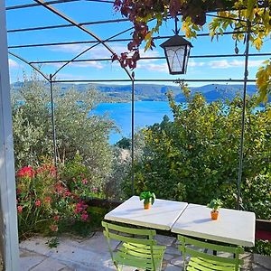 Studio Avec Terrasse Et Jolie Vue Sur Le Lac Apartment Sainte-Croix-de-Verdon Exterior photo