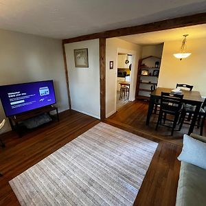 Comfortable And Cozy Apt With Parking Apartment Burlington Exterior photo