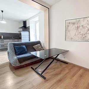 Canape Convertible Et Cuisine Moderne Apartment Audincourt Exterior photo