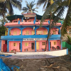 Om Ganesh Guest House Cliffside Arambol Exterior photo