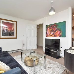 City Centre Apartment With Free Parking, Self Check-In, Sky Tv And Fast Wifi By Yoko Property Milton Keynes Exterior photo