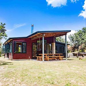 Whangapoua Family Bach - 100M From The Beach! Villa Exterior photo