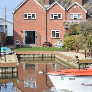 Heron'S Quay Villa Wroxham Exterior photo