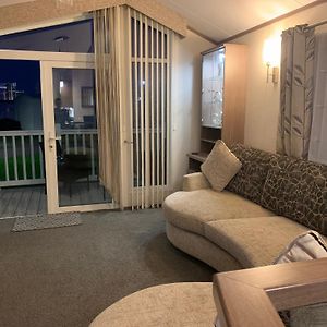 Stunning 2 Bed Lodge In Towyn Free Wi-Fi Parking Abergele Exterior photo