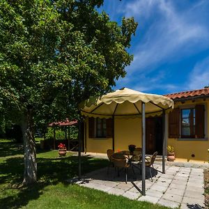 Spacious Farmhouse In Castiglion Fiorentino With Garden Villa Exterior photo