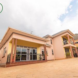 Salys Town House Peaceful Luxury Stays Mbarara Exterior photo