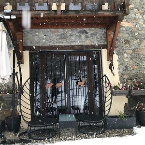 Au Sommet Des Narcisses Bed & Breakfast Albiez-Montrond Exterior photo