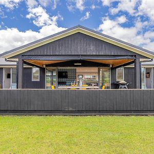 Beach Break Bach - Whangapoua Holiday Home Exterior photo