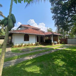 Home In Negombo Exterior photo