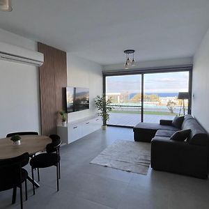 Siesta Beachfront Apartments Kyrenia  Exterior photo