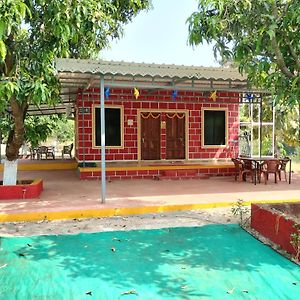 Raul Farmhouse Hotel Murud  Exterior photo