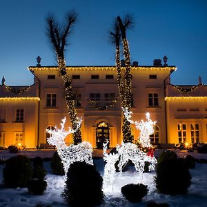 Schloss Hotel Yantarny Yantarny  Exterior photo